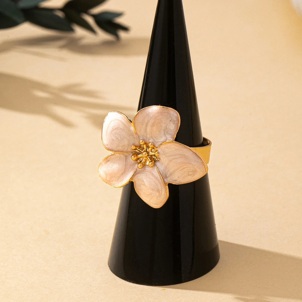 A Women's Ring in the Shape of a Flower with an Enamel Process, Colorful and Adjustable in Size, Suitable for Everyday Wear and Holidays