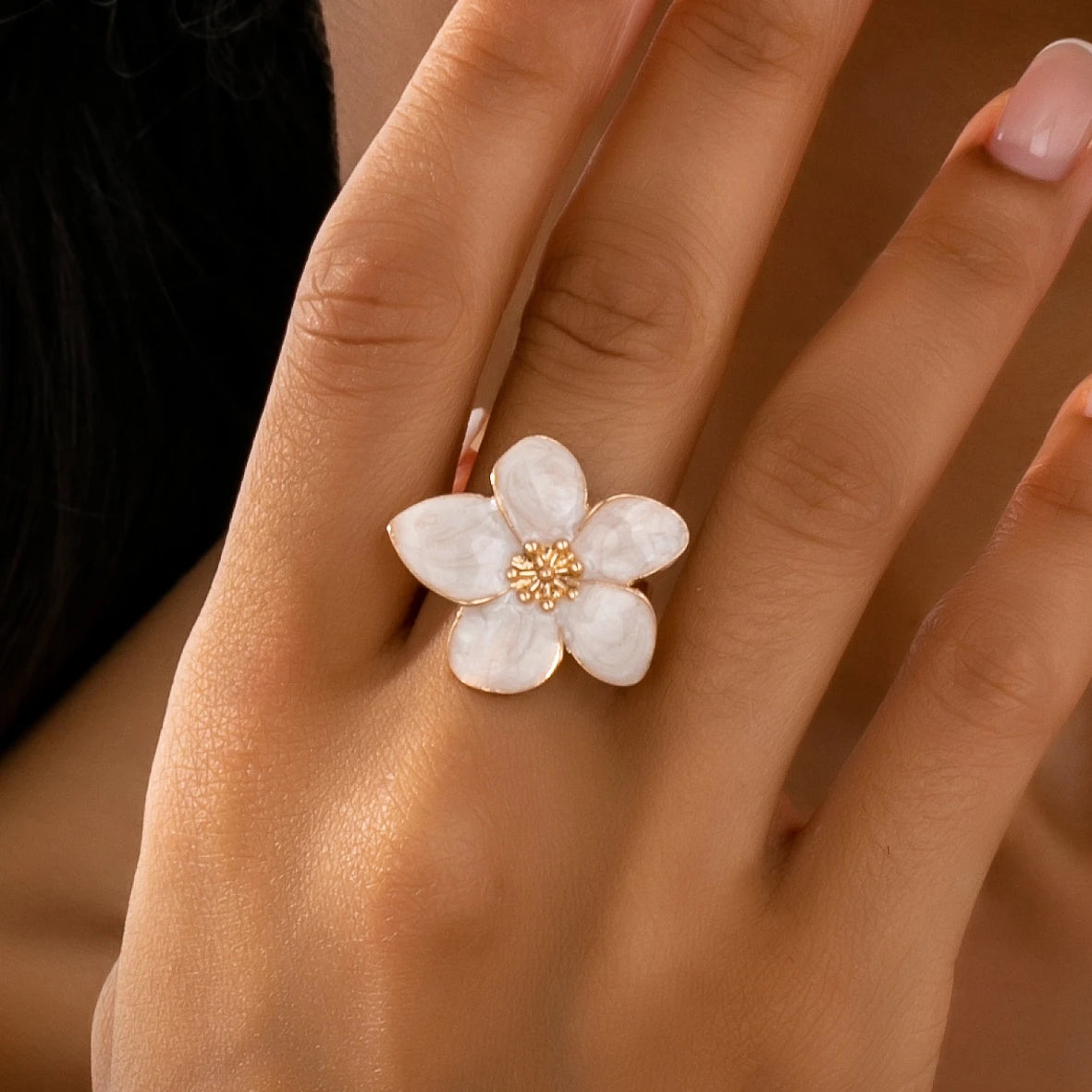 A Women's Ring in the Shape of a Flower with an Enamel Process, Colorful and Adjustable in Size, Suitable for Everyday Wear and Holidays