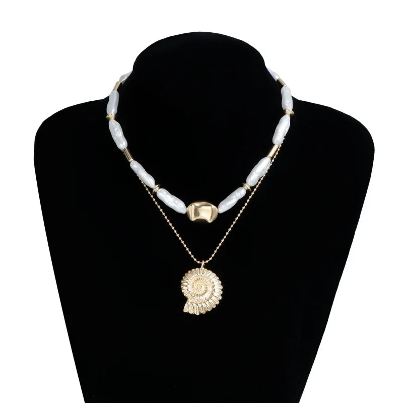 fashionable and unique pearl necklace