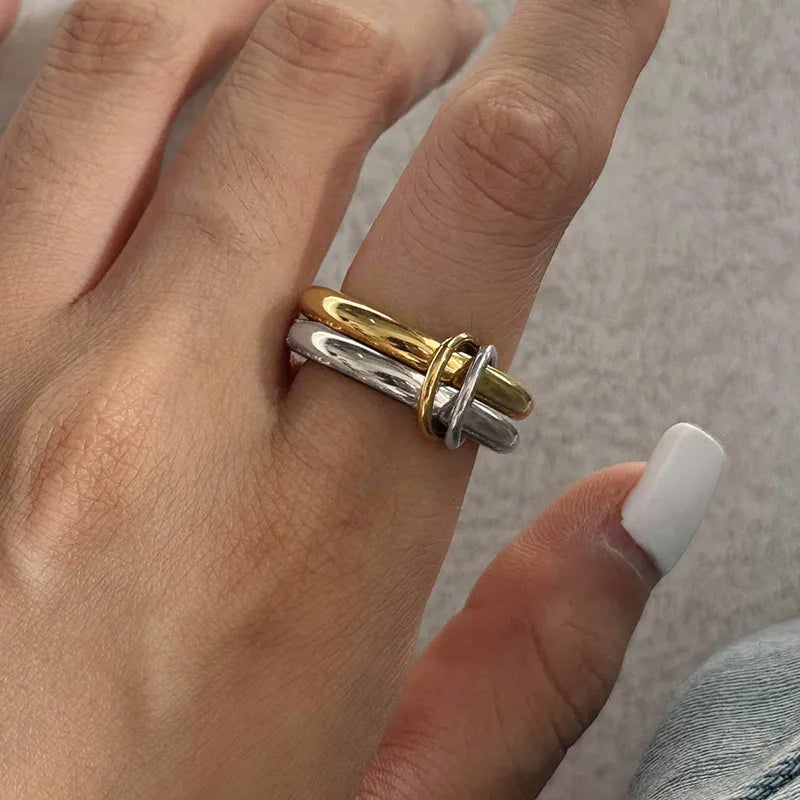 Geometric ring rings fashionable