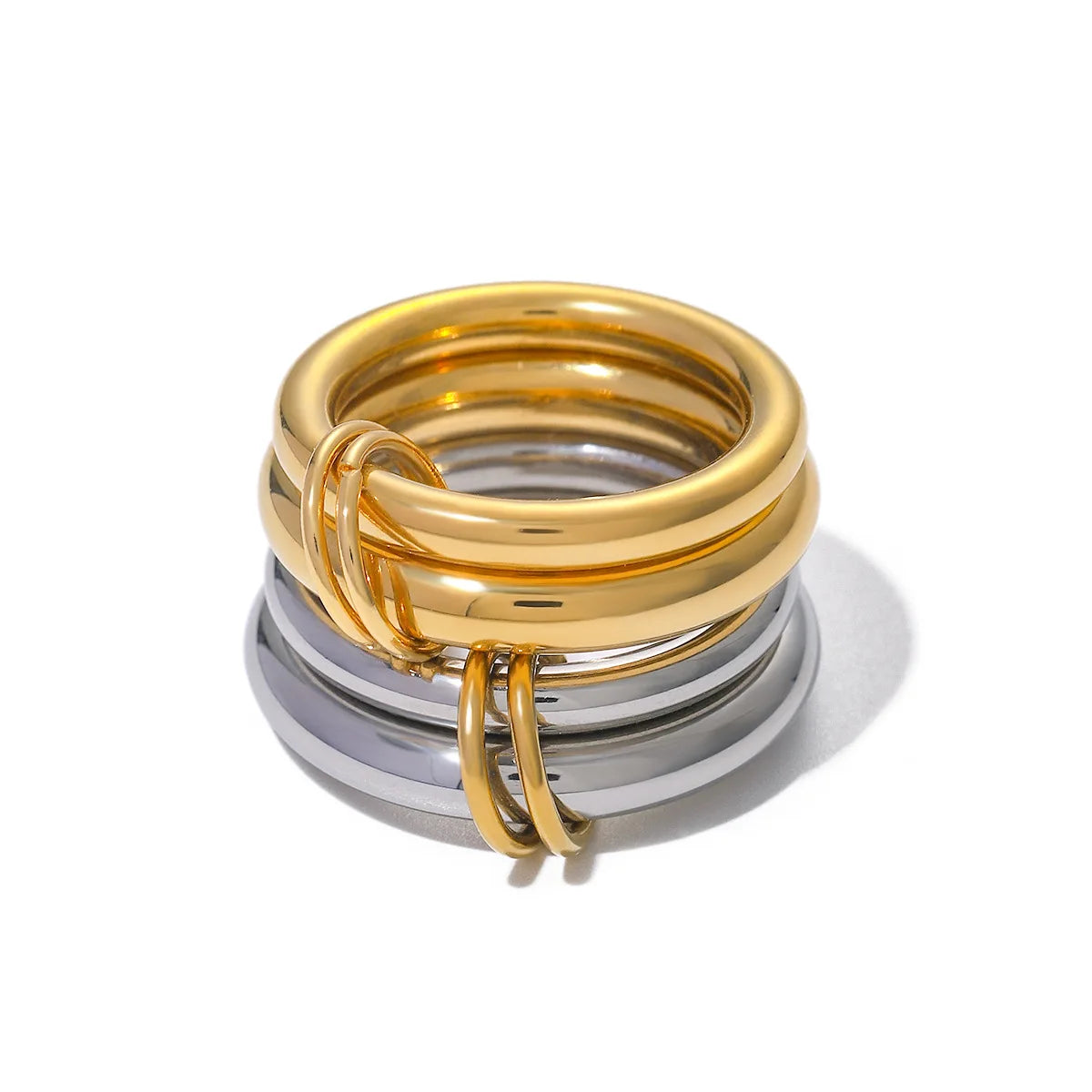 Geometric ring rings fashionable