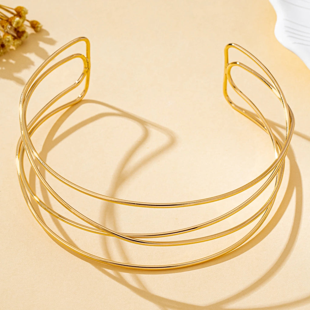 Women's Necklace with Simple Lines