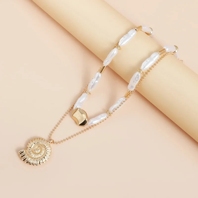 fashionable and unique pearl necklace