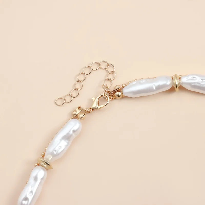 fashionable and unique pearl necklace