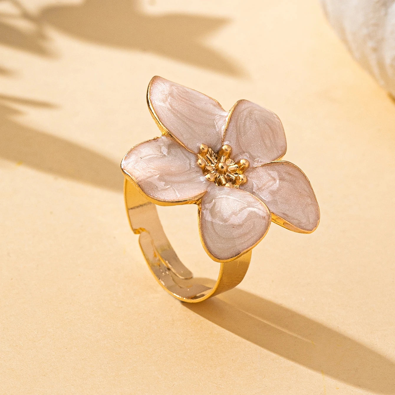 A Women's Ring in the Shape of a Flower with an Enamel Process, Colorful and Adjustable in Size, Suitable for Everyday Wear and Holidays